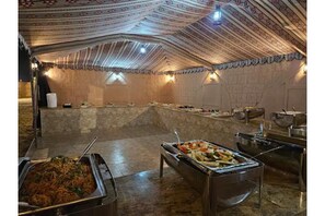 Dining - Luxury Overnight Stay in Desert (دبي)