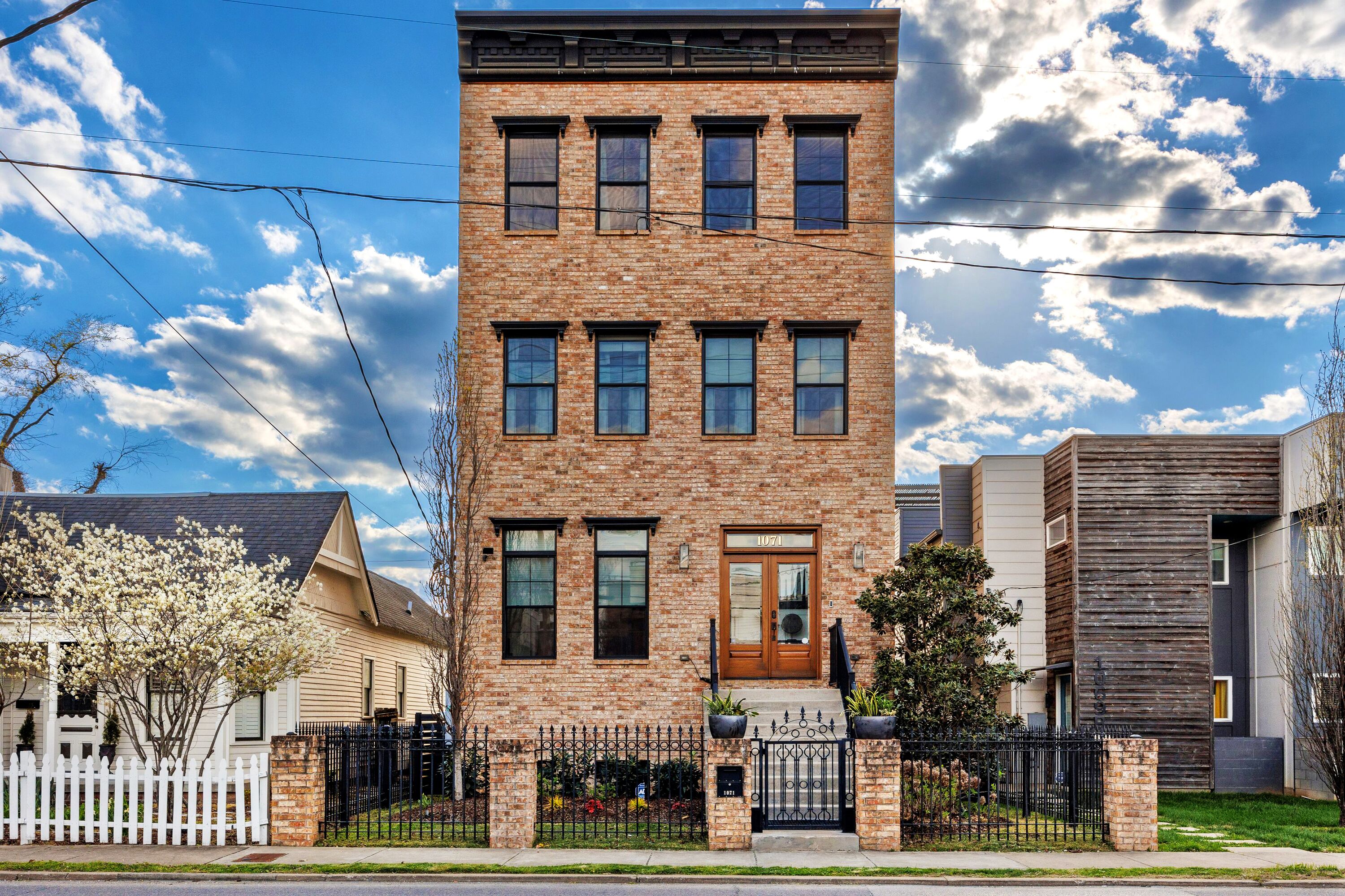 Brand New Downtown Brownstone Oasis with a Rooftop view and Bonus Gameroom