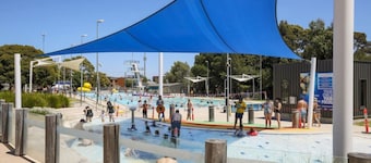 StayAU Modern 2BR Townhouse