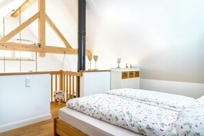 2 bedrooms, free WiFi, bed sheets, wheelchair access