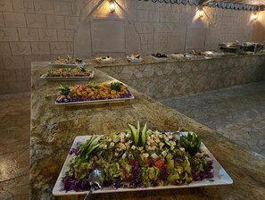 Dining - Overnight Desert Safari Experience in Double Room (دبي)