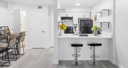CHARMING CORPORATE APARTMENT IN DFW!