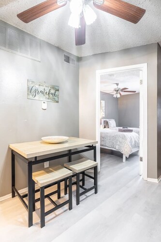 Work Remotely in this Affordable 1 Bed 1 Bath!
