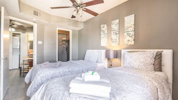 1 chambre, bureau, fer et planche Ă repasser, lit parapluie