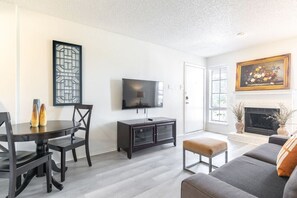 TV, fireplace