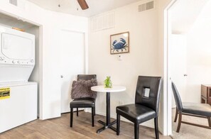 Interior - ONE BEDROOM APARTMENT WITH POOL VIEW! (Dallas)