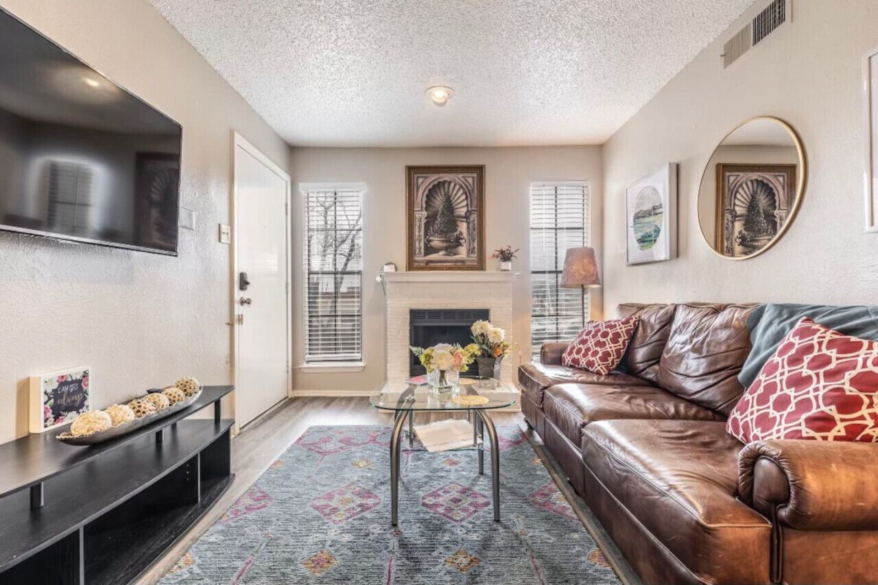 Urban Stay In North Dallas! 1 Bedroom Apt! - Garland, TX
