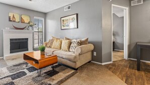 TV, fireplace