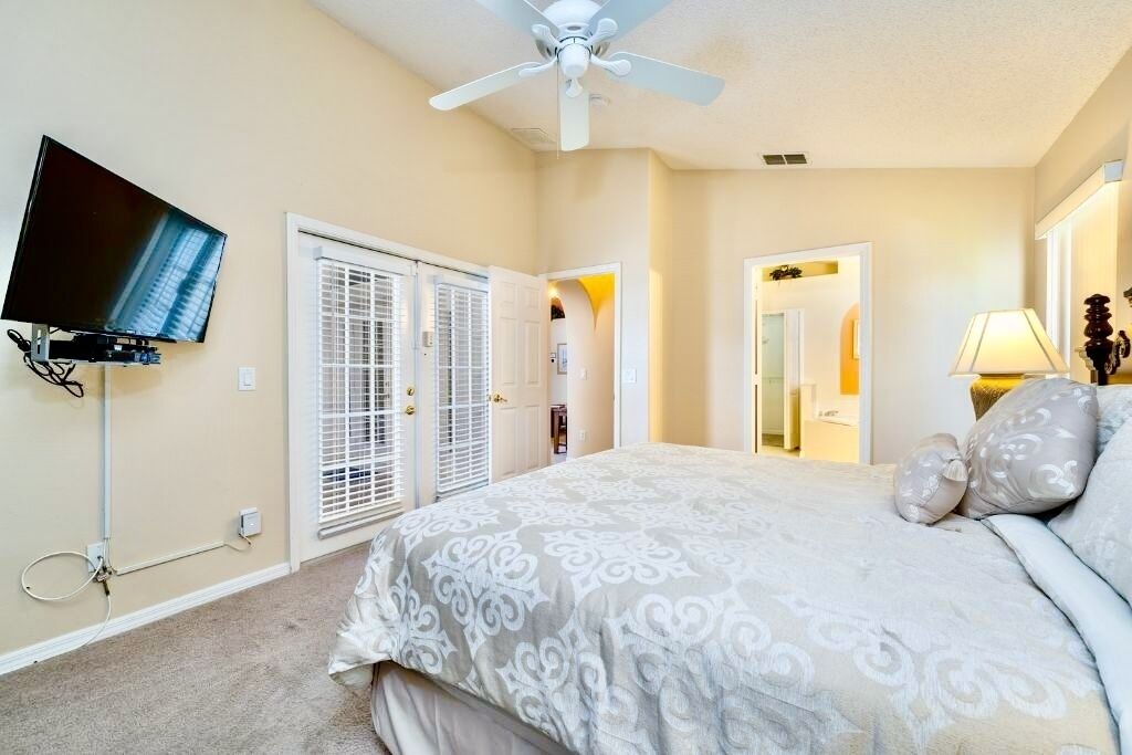 4 室のベッドルーム、アイロン / アイロン台、WiFi、ベッドシーツ