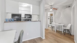 Dining - Affordable & Convenient! Free WiFi! (Dallas)