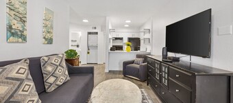 Urban Apartment. Perfect for long term stays!