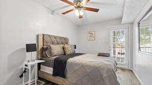 Room - Simplicity and Convenience! Pool View w. Balcony! (Dallas)