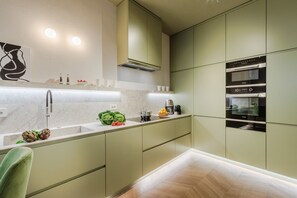 Frigorífic, microones, forn i rentaplats