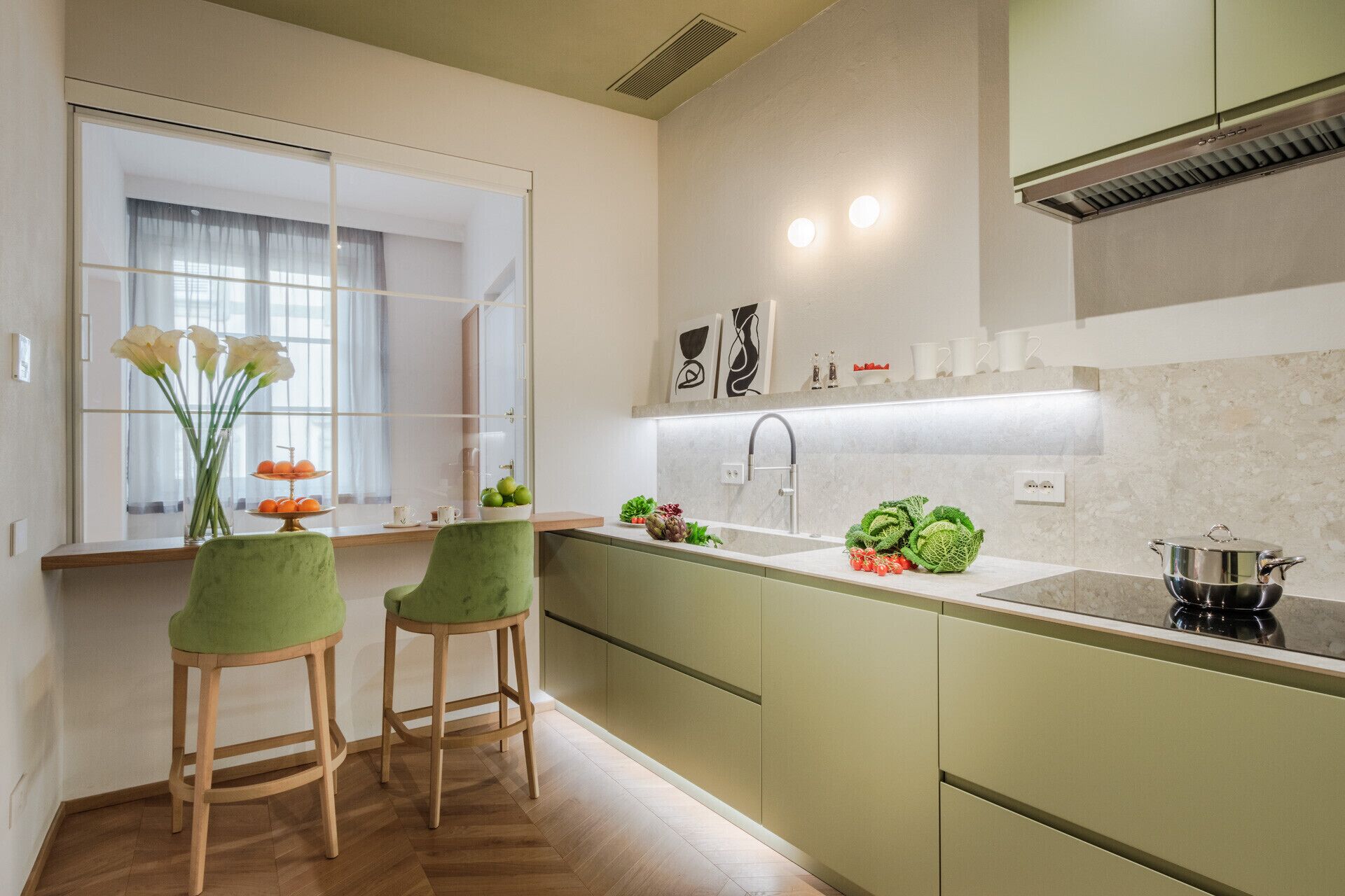 Fridge, microwave, oven, dishwasher