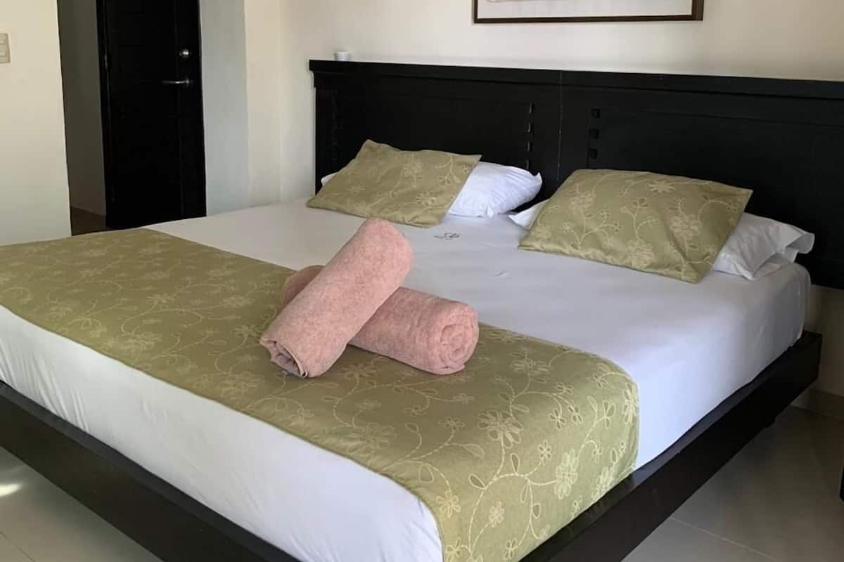 Appartamento Deluxe, lato spiaggia | 1 camera, biancheria da letto di alta qualità, copriletto in piuma