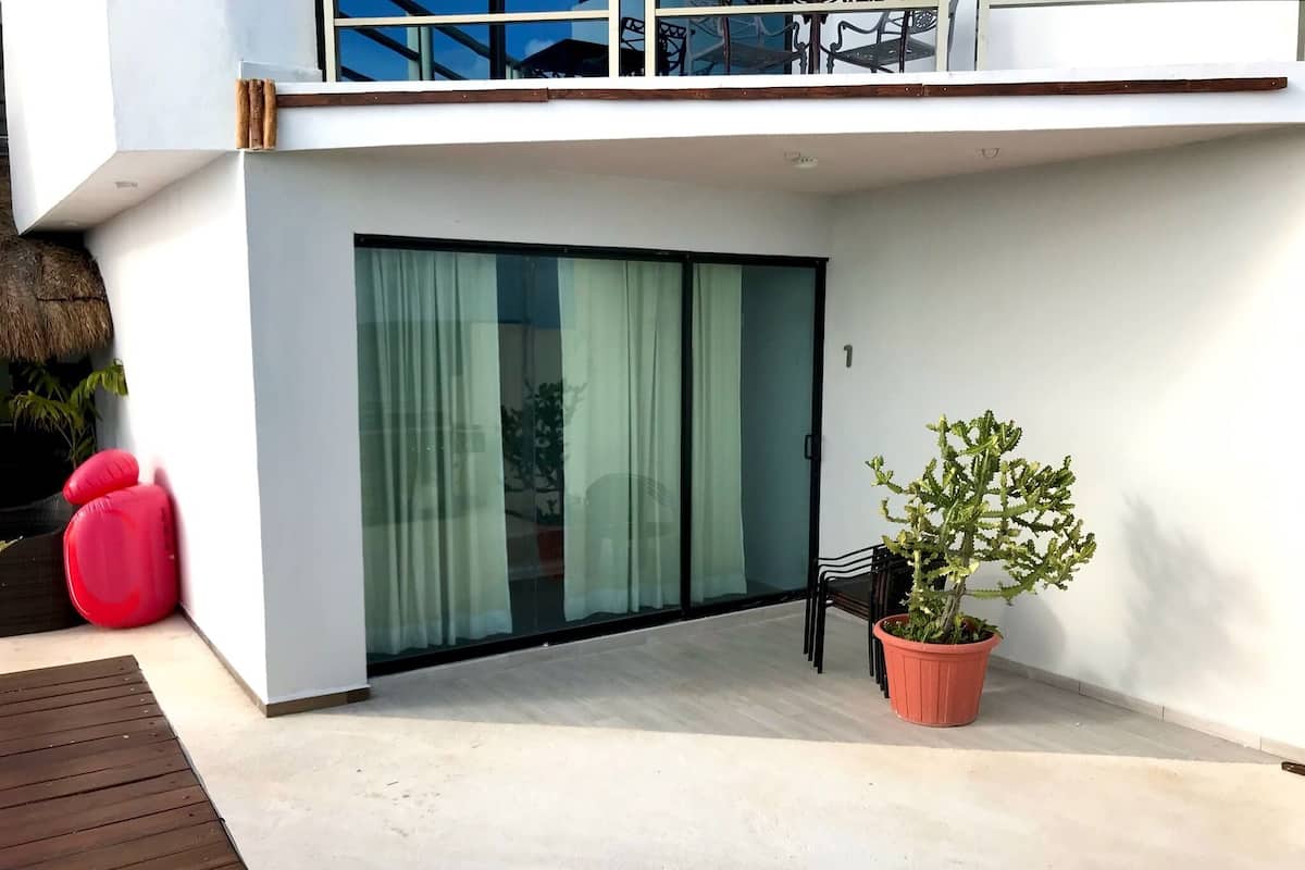 Suite monolocale panoramica, vista mare, lato piscina | Terrazza/patio