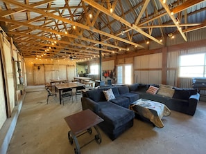 Living area - Eclipse Path Center- True Texas Hunting Camp Lodge-pet friendly! (Lampasas)