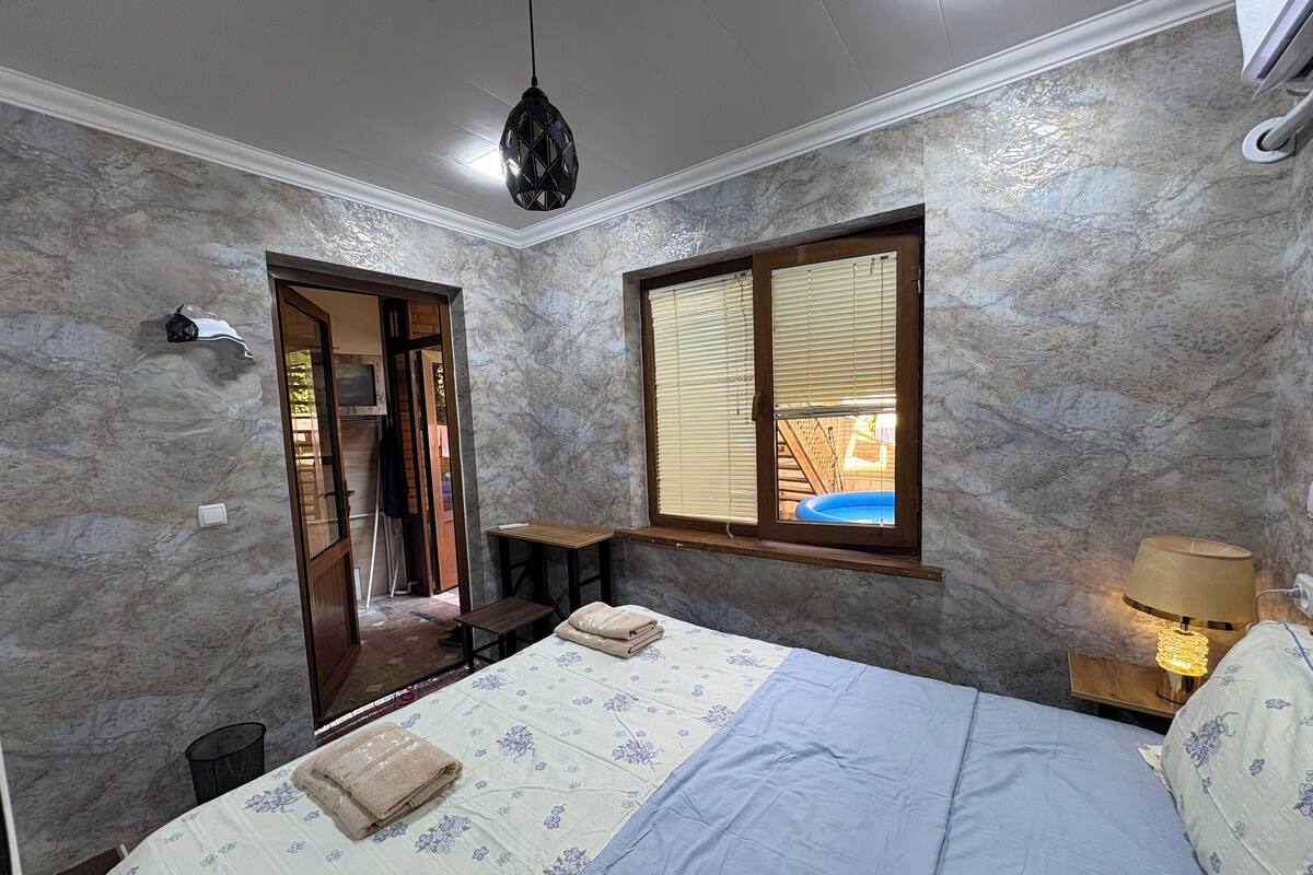 Economy Double Room | Desk, laptop workspace, WiFi