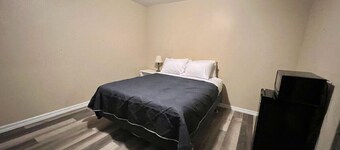 Room 29 - Standard Queen - Sleeps 2 - Harper Motel