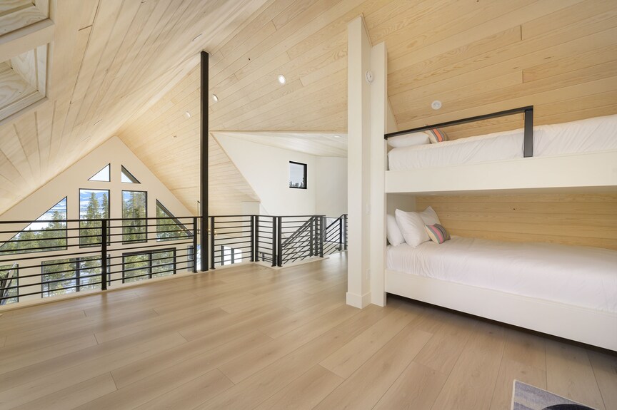 Modern Mountain Escape | Hot Tub & Fireplace - Colorado