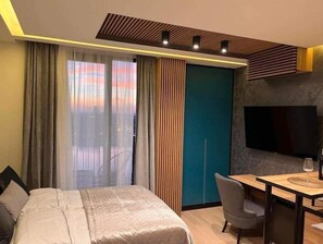 1 室のベッドルーム、WiFi