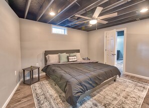 4 soverom, strykejern/-brett, wi-fi (inkludert) og sengetøy