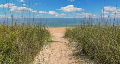 Spacious Beachfront 2BR on Vilano Beach