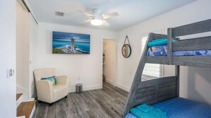 5 bedrooms, desk, iron/ironing board, travel cot