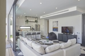 Smart TV, video library