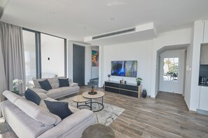 Smart TV, video library