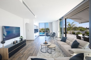 Smart TV, video library
