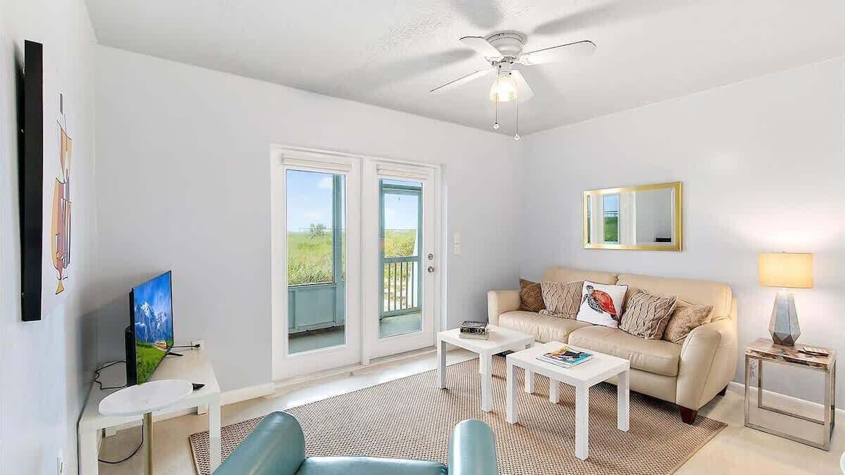 TV, DVD player, offices