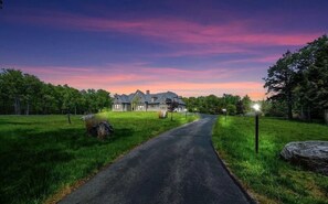 Exterior - Spacious 5-bedroom house with WiFi and AC in enchanting Gouldsboro (Gouldsboro)