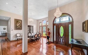 Interior - Spacious 5-bedroom house with WiFi and AC in enchanting Gouldsboro (Gouldsboro)