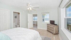 3 Schlafzimmer, Schreibtisch, Bügeleisen/Bügelbrett, Reisekinderbett