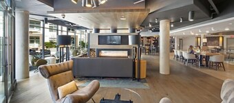 7 min from Dulles Airport | Onsite Retail+ Fast Internet | Near DC