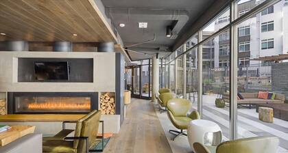 Metro Closeby! Island Kitchen | Near Washington DC