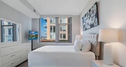 Mins to Lake Anne Plaza | In/Outdoor Yogs | Reston Town Center