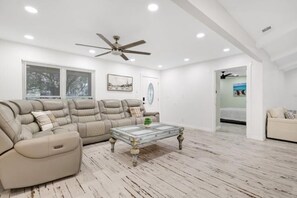 Interior - 5 Bedroom 3 Bath in Northwest SA (San Antonio)