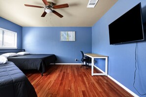 4 bedrooms, desk, iron/ironing board, free WiFi - 4 Bedrm House - Medical Center (San Antonio)