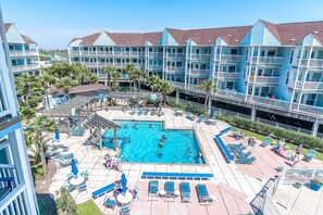 A heated pool - Seascape Condo "Beach Beauty"- ON The Beach-Top Floor-Heated Pool/2 Hot Tubs-Ocean Views(2320) (Galveston)