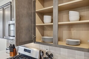 Fridge, oven, dishwasher, coffee/tea maker