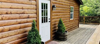 Hocking Hills Cabin- private hot tub, hiking trail, caves, fire pit, pool table