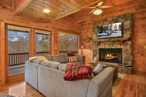 Smart-TV, Kamin, Videospiele