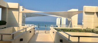 Entire apartment on the Bay