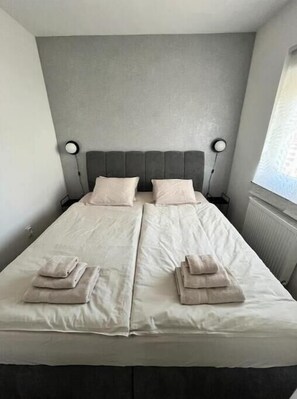 1 bedroom, iron/ironing board, WiFi