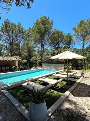 Outdoor pool, a heated pool - Maison Provençale Dans la Colline de Lisle sur la Sorgue Avec Piscine Privée (L'Isle-sur-la-Sorgue)