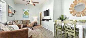 Pink Dolphin | 1 Blk to Beach | Close to Mayo