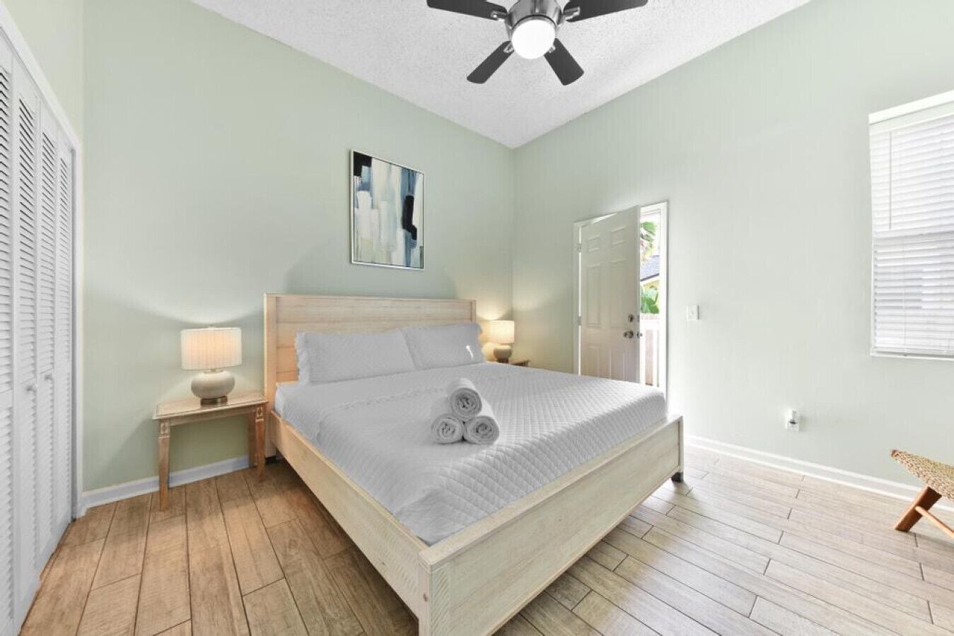 2 chambres, fer et planche à repasser, lit parapluie, Wi-Fi gratuit