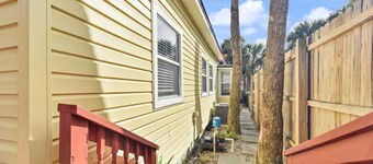 Sunshine House| 1 Blk to Beach| Close to Mayo